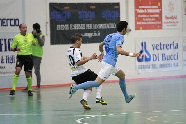 每体：巴萨仍在关注凯恩，等待他和拜仁的最终动向